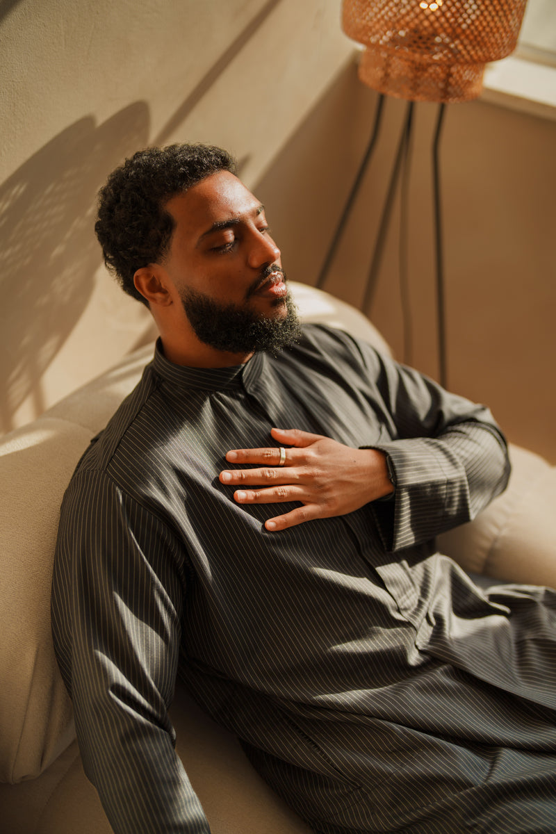 Pinstripe Black Kuwaiti Thobe | Japanese Cotton